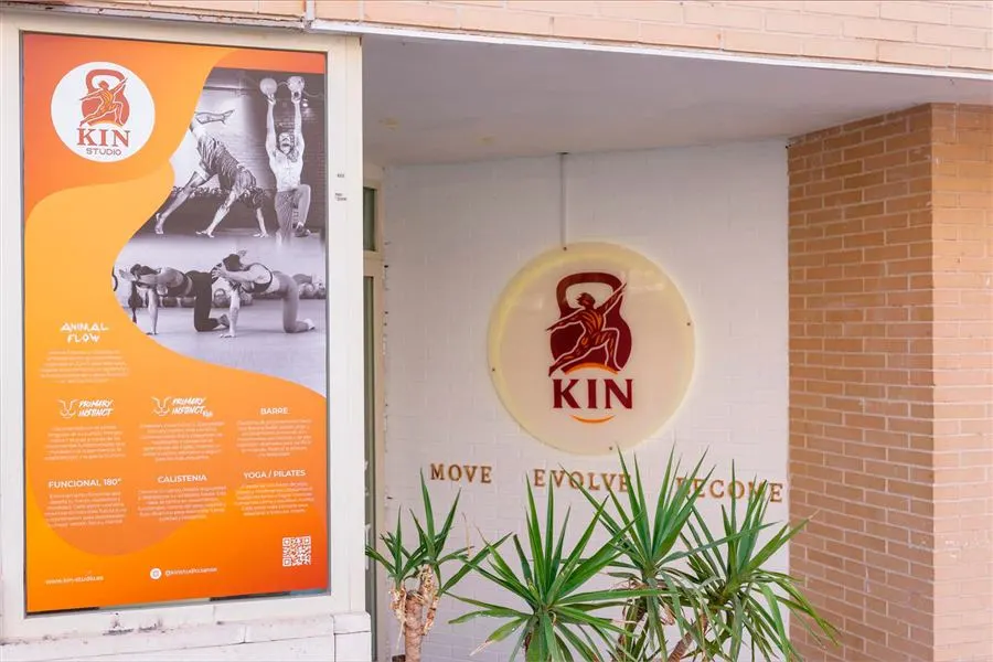 Entrada de KIN Studio en San Sebastián de los Reyes