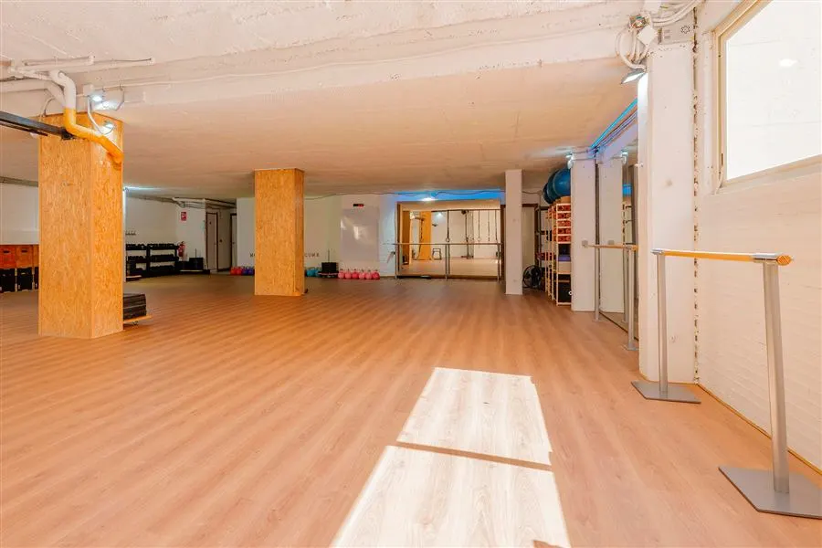 Zona de barras de ballet de KIN Studio